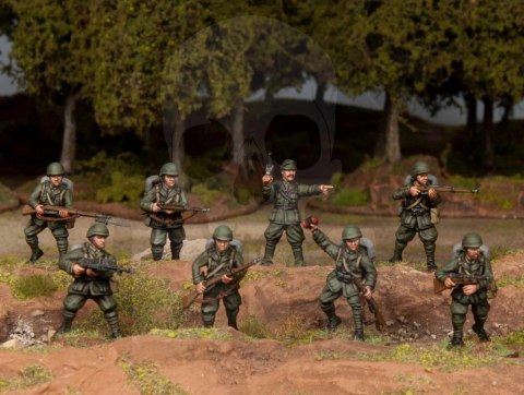 Italian Infantry - włoscy żołnierze - oficer 1 szt. Italian Infantry - włoscy żołnierze - oficer 1 szt.
