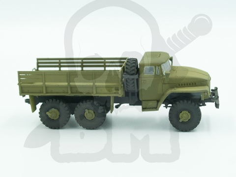 URAL-375D Army Truck 1:72