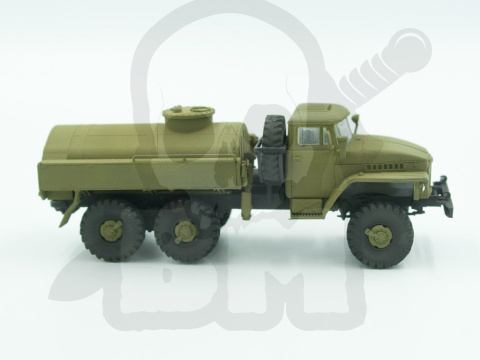 ATZ-5-375 Fuel Bowser 1:72 ATZ-5-375 Fuel Bowser 1:72