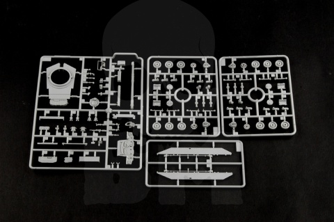 Trumpeter 07106 British Challenger I MBT (NATO Version) 1:72