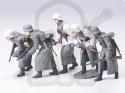 1:35 Tamiya 35256 German Assault Infantry Winter