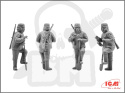 Red Army Infantry (1939-1942) 3 figures – officer, 2 soldiers 1:35