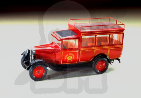 Heller 80713 Citroen C4 Splendid Hotel 1:24 Heller 80713 Citroen C4 Splendid Hotel 1:24