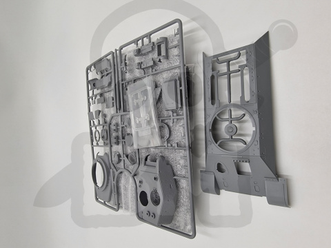 Mistercraft G-95 T-35/85 Rudy 102 1:35 zestaw z farbkami pędzelkami klejem Mistercraft G-95 T-35/85 Rudy 102 1:35 zestaw z farbkami pędzelkami klejem