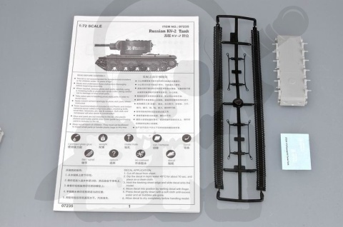 Trumpeter 07235 Ciężki czołg KW-2 (mod 1940) 1:72