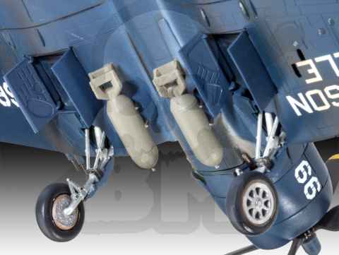 Revell 03955 Chance Vought F4U-4 Corsair 1:72