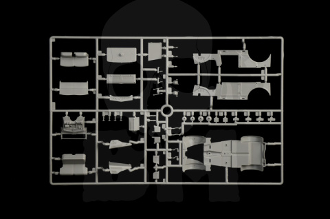 1:35 Fiat 508CM with crew 1:35 Fiat 508CM with crew